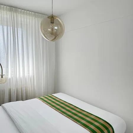 Beautiful Spacious 5 In Center That Sleeps 10 * وبرتال