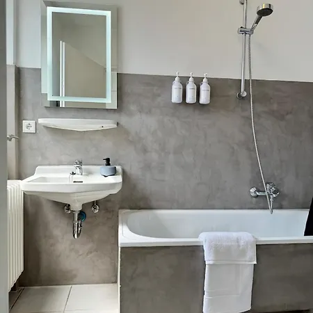 شقة Beautiful Spacious 5 In Center That Sleeps 10 *