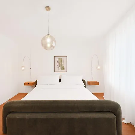 Beautiful Spacious 5 In Center That Sleeps 10 وبرتال