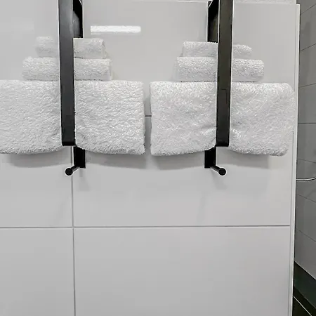 شقة Beautiful Spacious 5 In Center That Sleeps 10 *