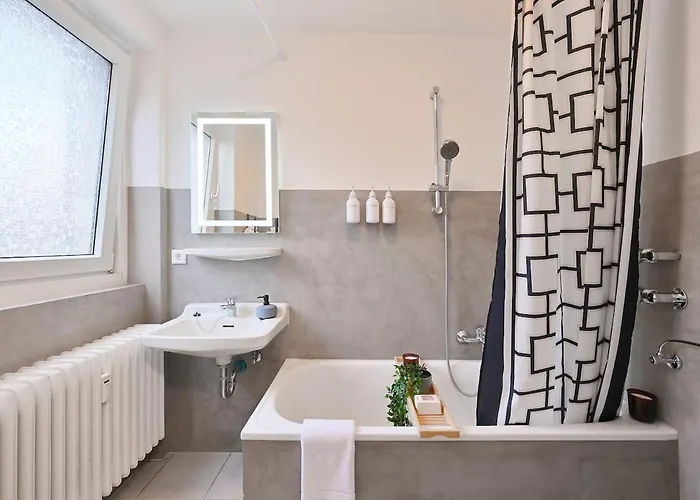 Appartement Beautiful Spacious 5 In Center That Sleeps 10 Wuppertal