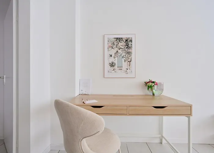 Beautiful Spacious 5 In Center That Sleeps 10 *