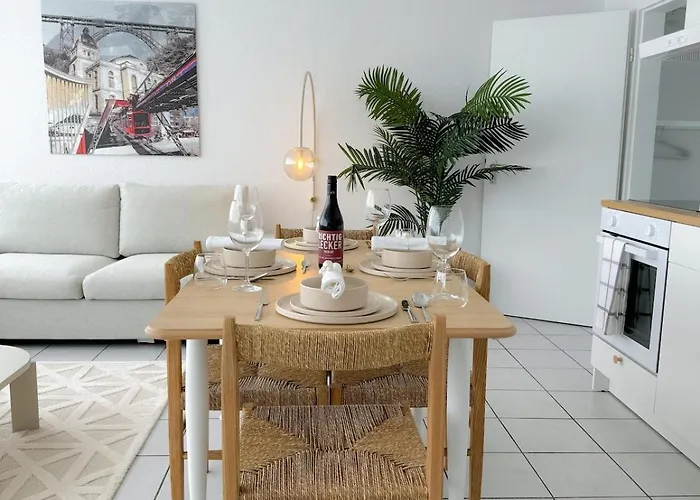 Beautiful Spacious 5 In Center That Sleeps 10 Wuppertal