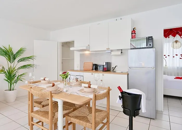 Beautiful Spacious 5 In Center That Sleeps 10 Appartement