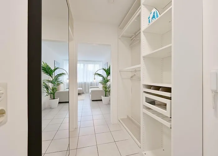 Beautiful Spacious 5 In Center That Sleeps 10 Appartement Wuppertal