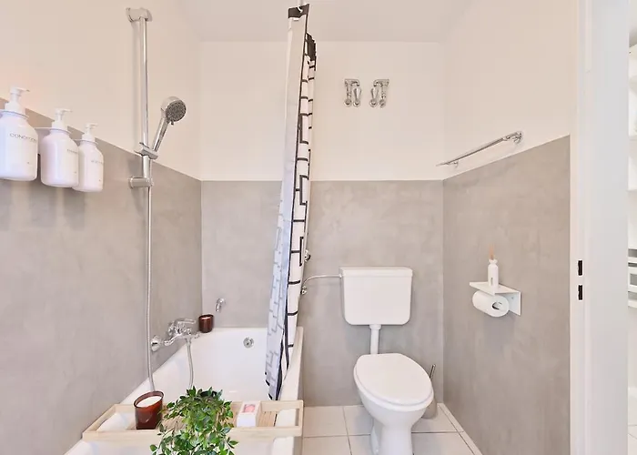 Beautiful Spacious 5 In Center That Sleeps 10 Wuppertal