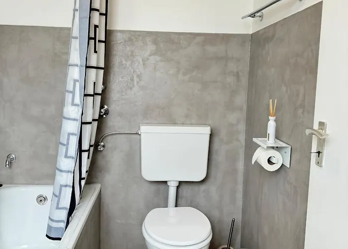 Beautiful Spacious 5 In Center That Sleeps 10 Appartement