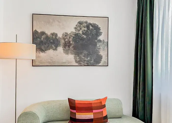 Beautiful Spacious 5 In Center That Sleeps 10 Appartement