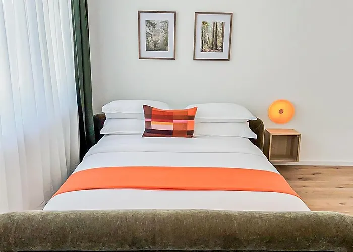 Beautiful Spacious 5 In Center That Sleeps 10 Appartement *